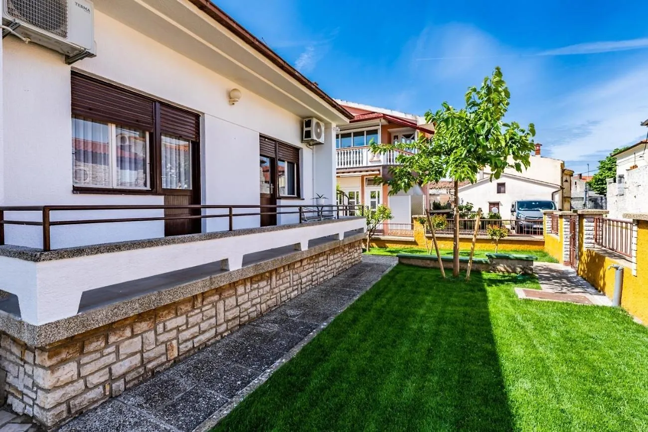 Holiday House Nada With The Pool Fažana
