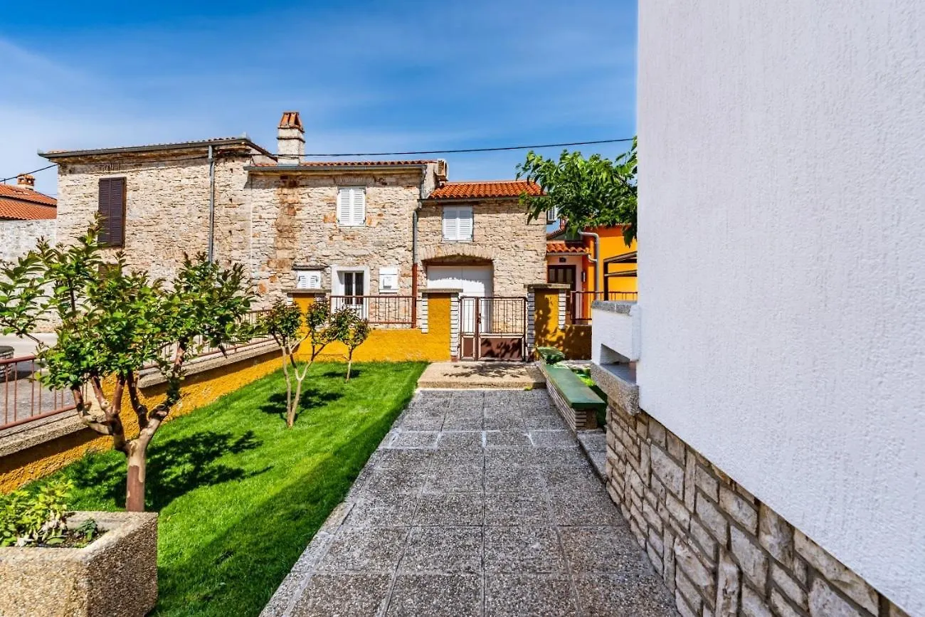 Casa vacanze Holiday House Nada With The Pool Fažana